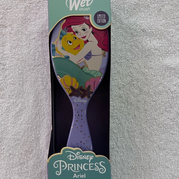 NIB Disney Princess 3 Piece Wet Brush Collection! - Picture 3 of 3